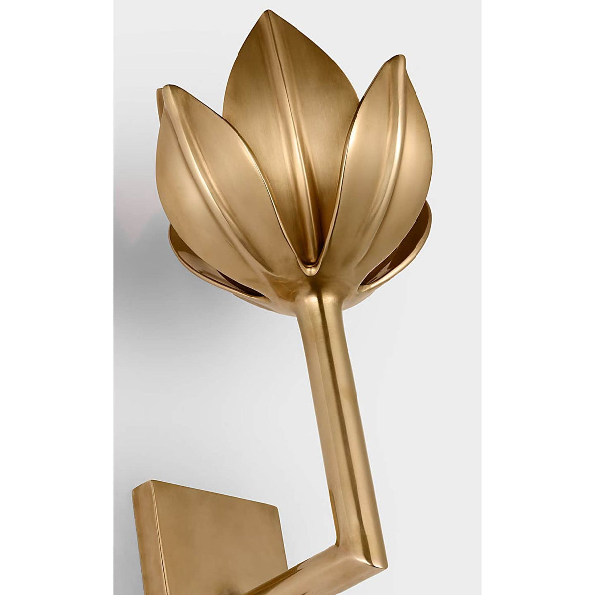 Julie Neill Alberto Small Sconce in Antique-Burnished Brass W5.75" x H11.5" x E6.5"