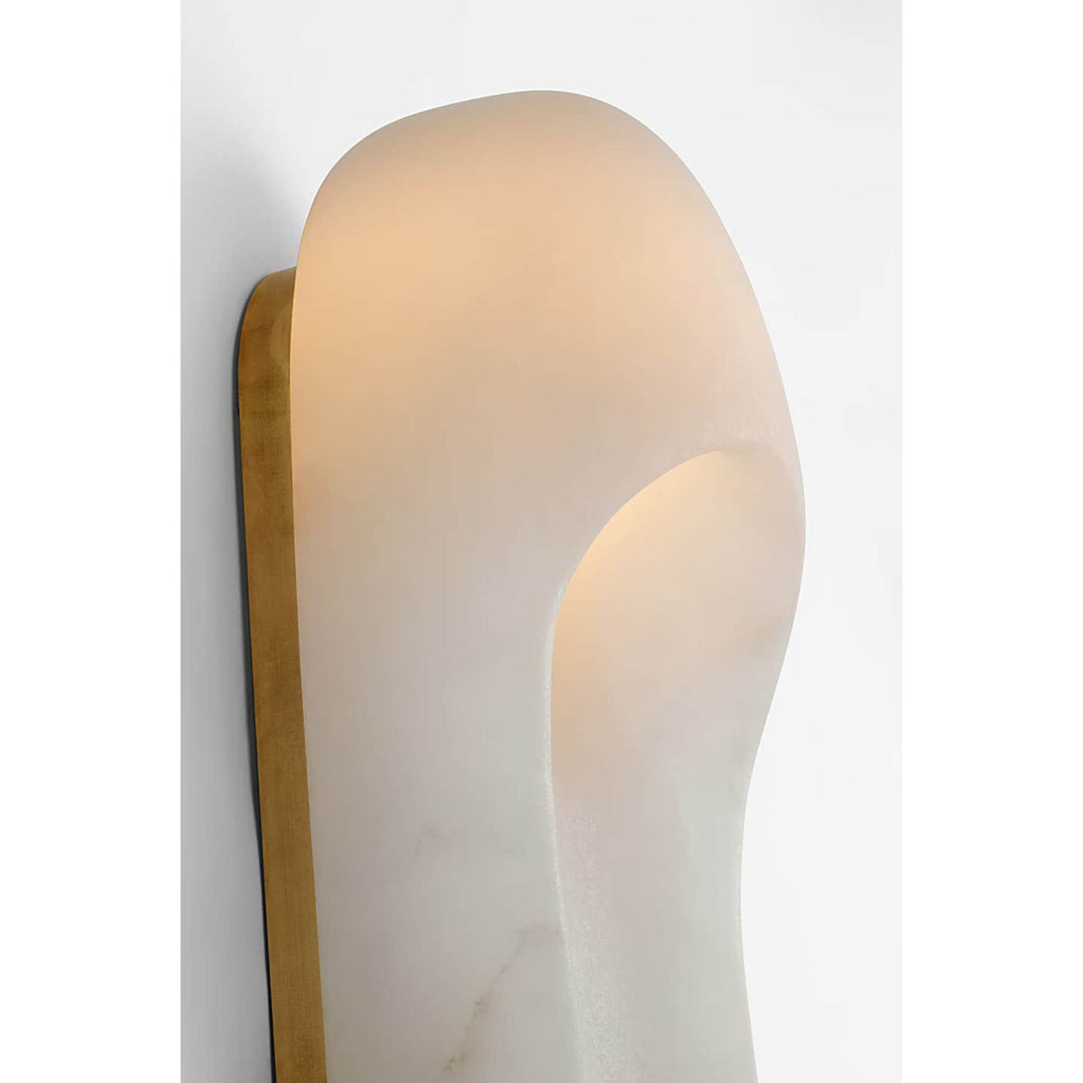 Kelly Wearstler Esculpa 18" Elongated Wall Light in Alabaster and Antique-Burnished Brass W6" x H18" x E4"