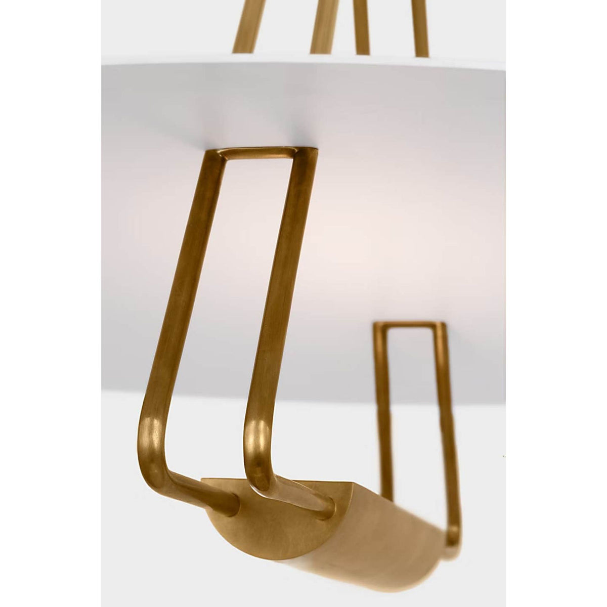 Kelly Wearstler Teline 30" Round Chandelier in Antique-Burnished Brass and Matte White W30"