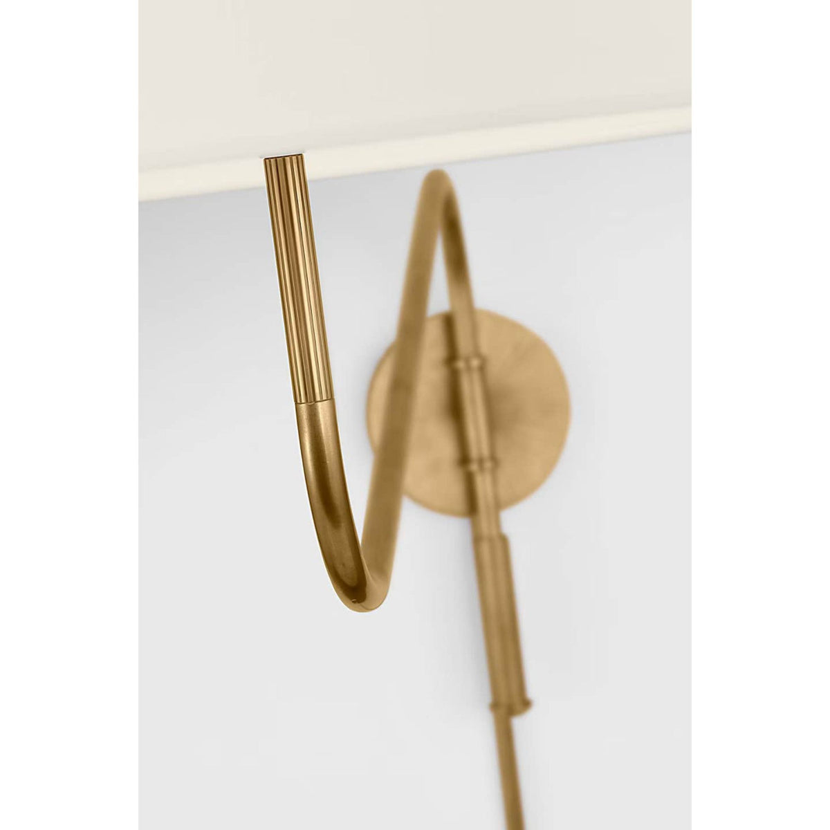 Thomas O'Brien Canto Grande Swinging Wall Light in Hand-Rubbed Antique Brass with Linen Shade W17" x H21.5" x E17" - 34.5"