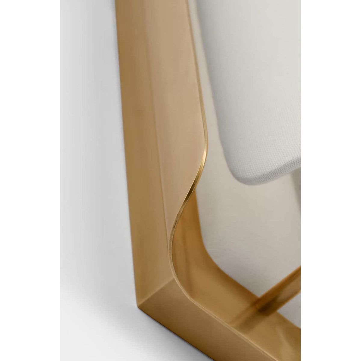 Windsor Smith Penumbra 21" Sconce in Hand-Rubbed Antique Brass and Linen W6" x H21" x E4.5"