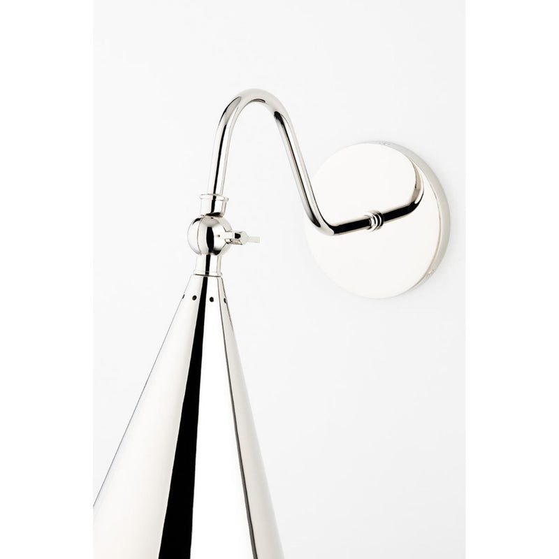 Lupe 1 Light Table Lamp in Aged Brass