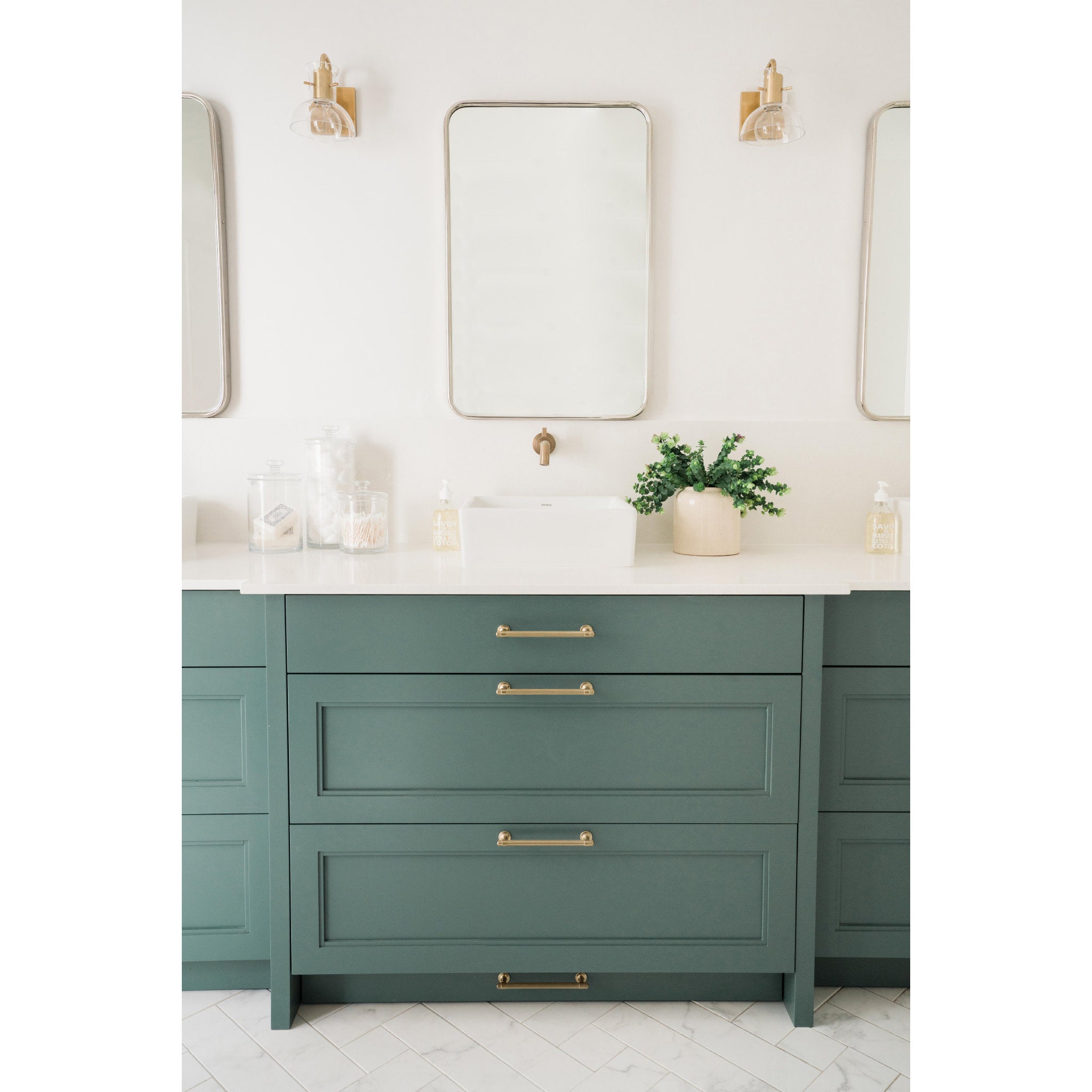 Riley 1-Light Bath and Vanity in Aged Brass