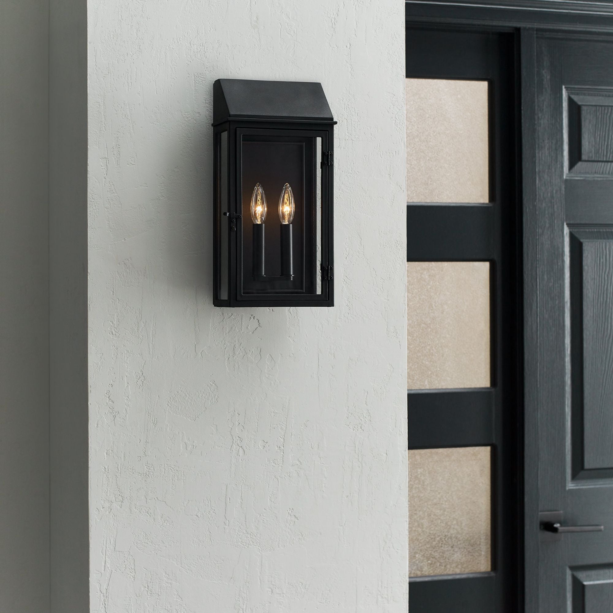 Chapman & Myers Hingham Medium Outdoor Wall Lantern in Textured Black