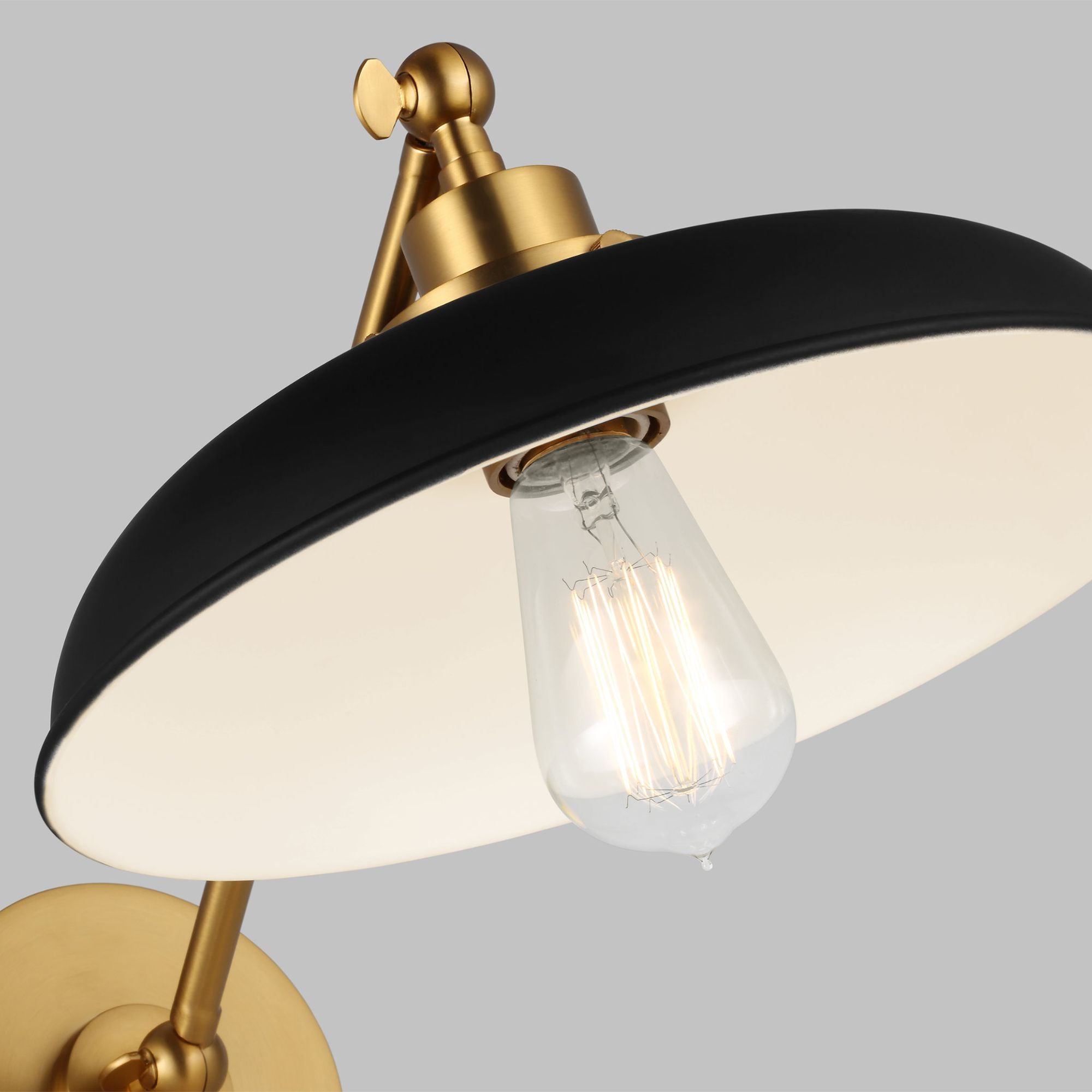 Chapman & Myers Wellfleet Single Arm Wide Task Sconce in Midnight Black and Burnished Brass