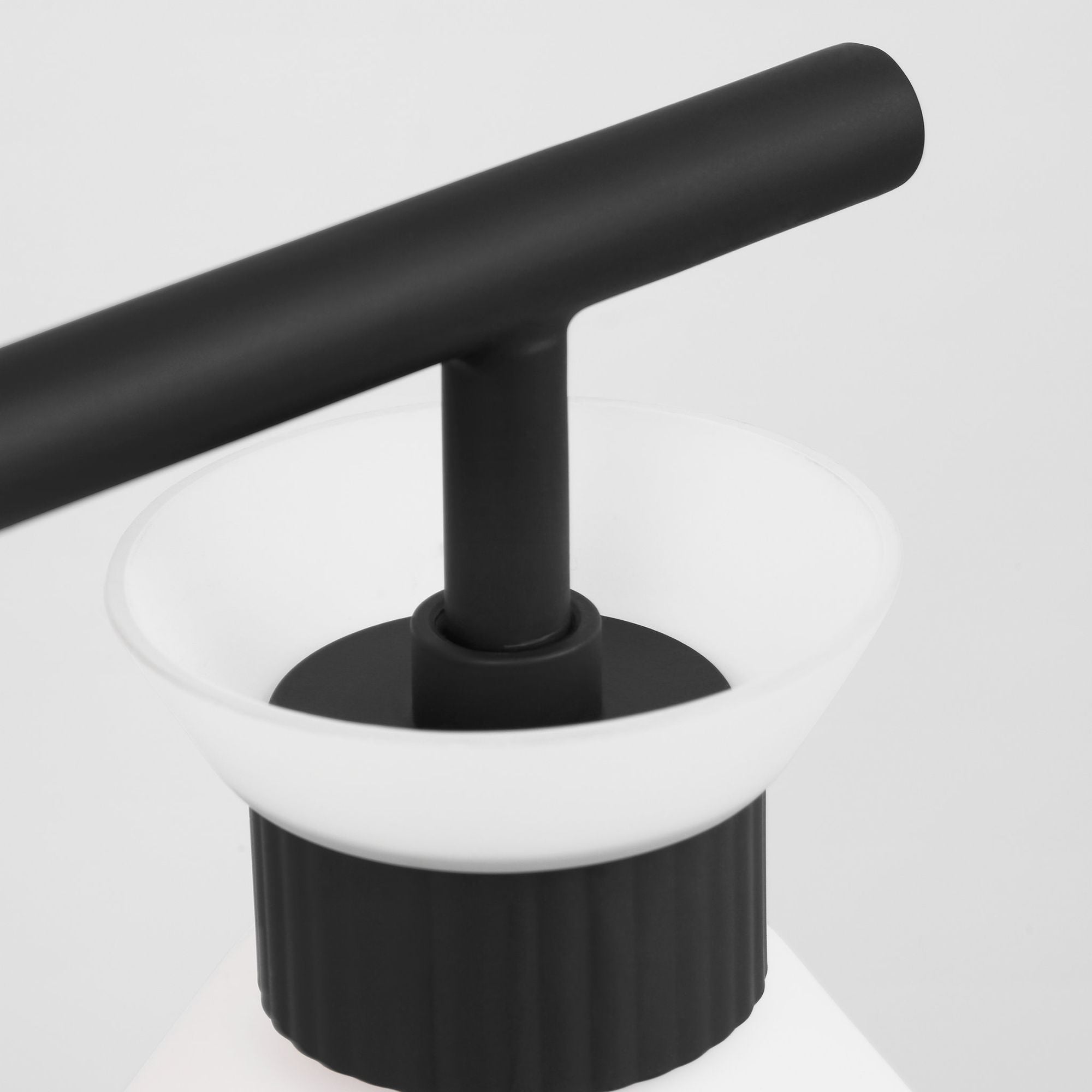 Drew & Jonathan Belcarra 2 - Light Bath in Midnight Black