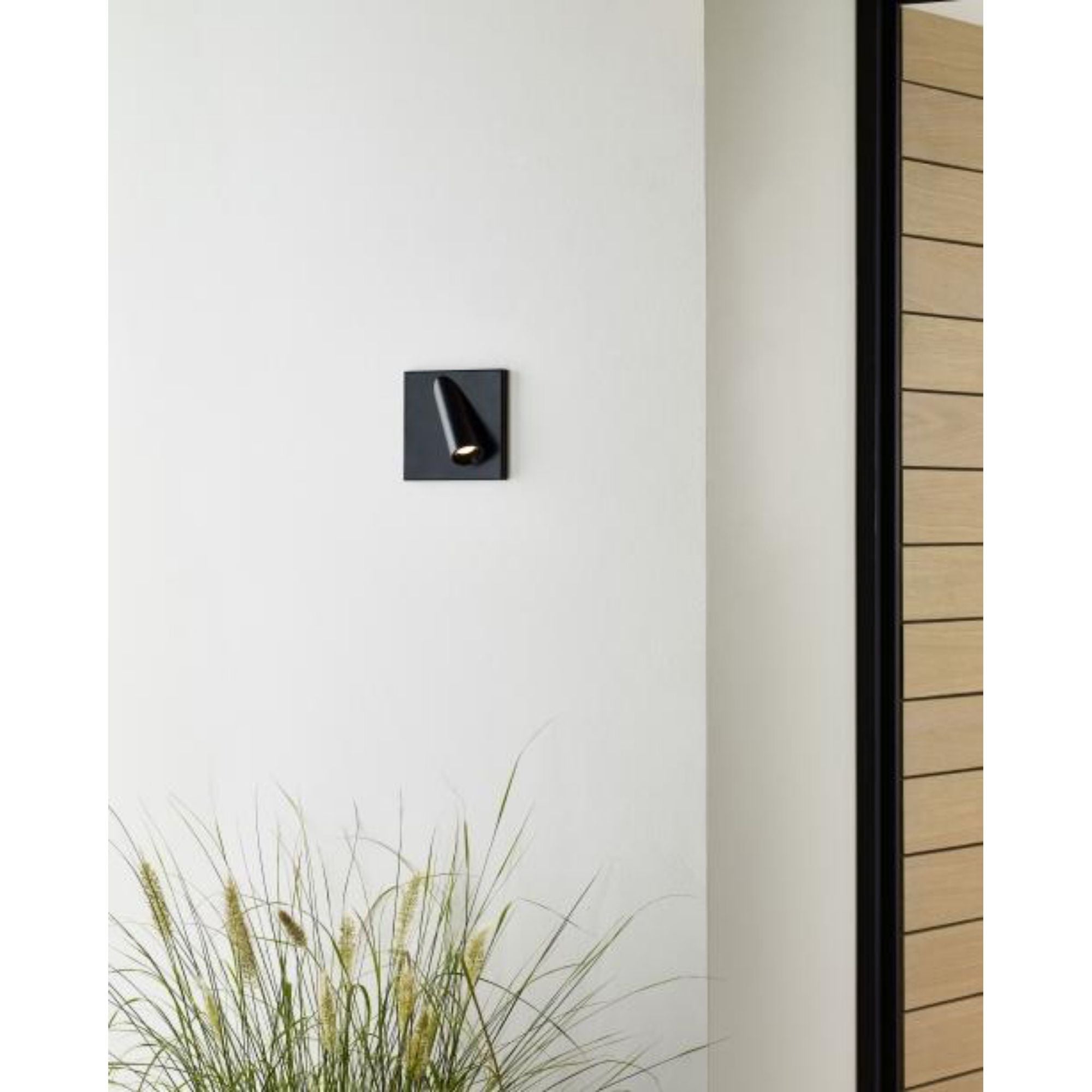 Ponte 5 Outdoor Wall 1-Light LED 3000K Black by Sean Lavin