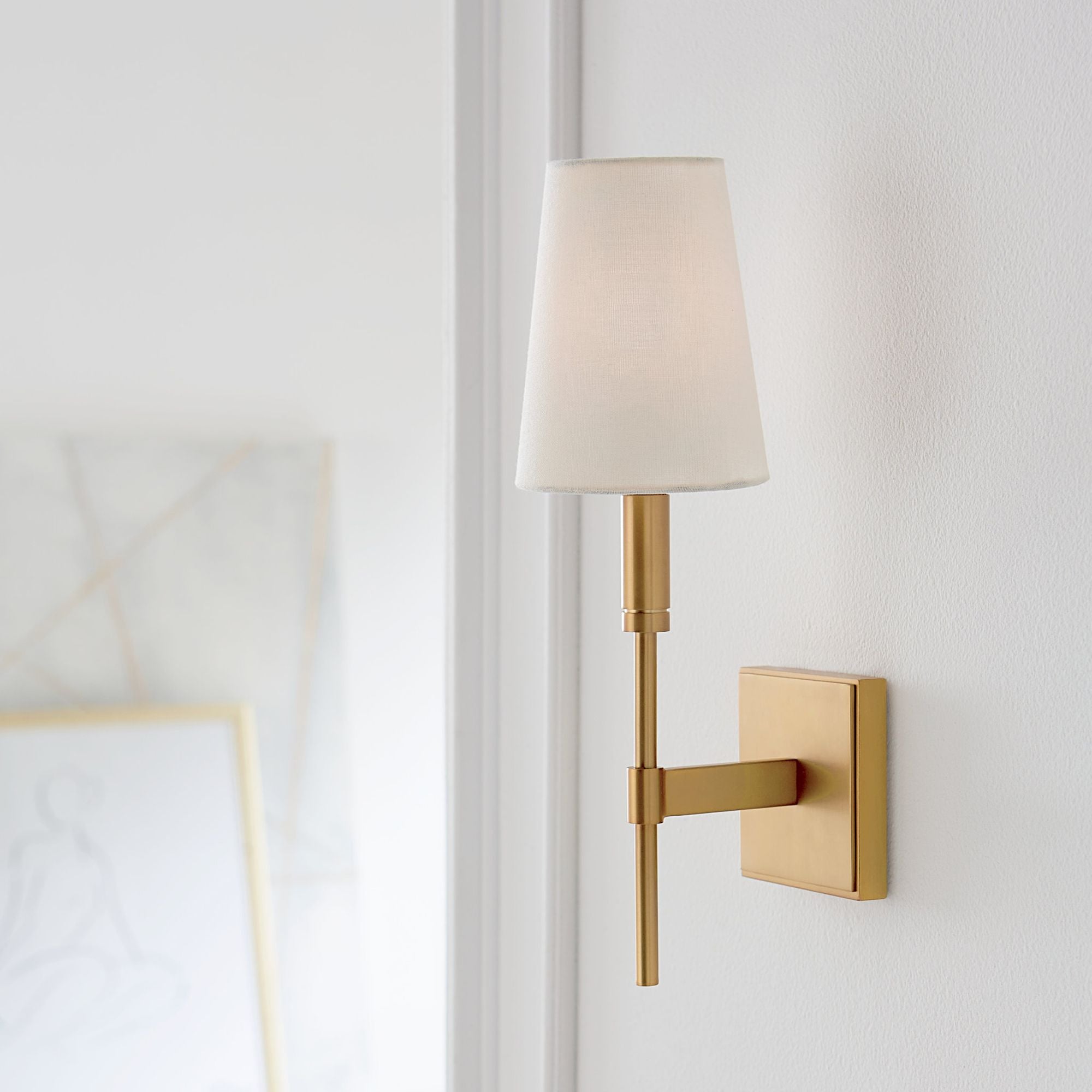 Thomas O'Brien Beckham Classic Sconce in Burnished Brass