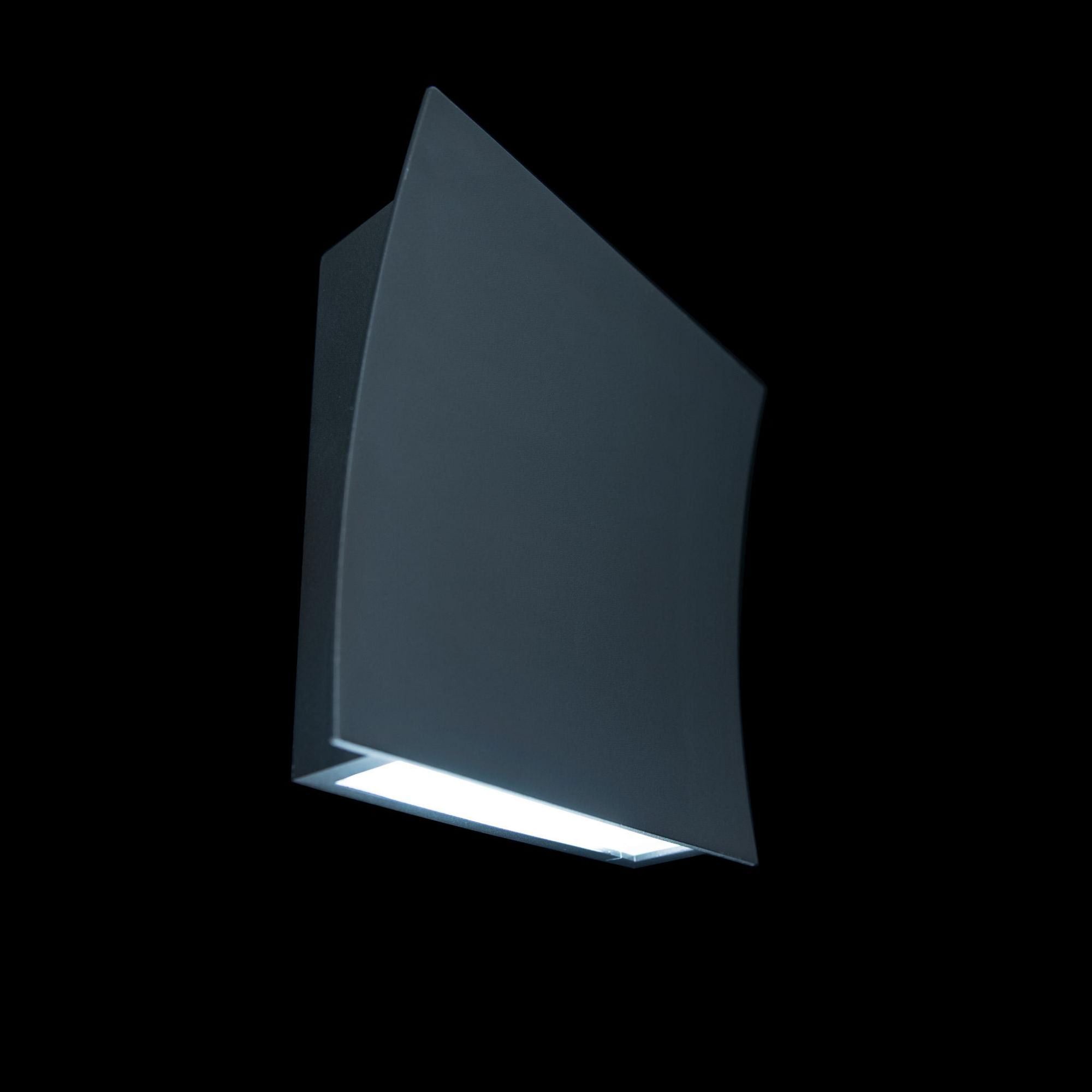 Slide LED Wall Sconce 3500K in Black