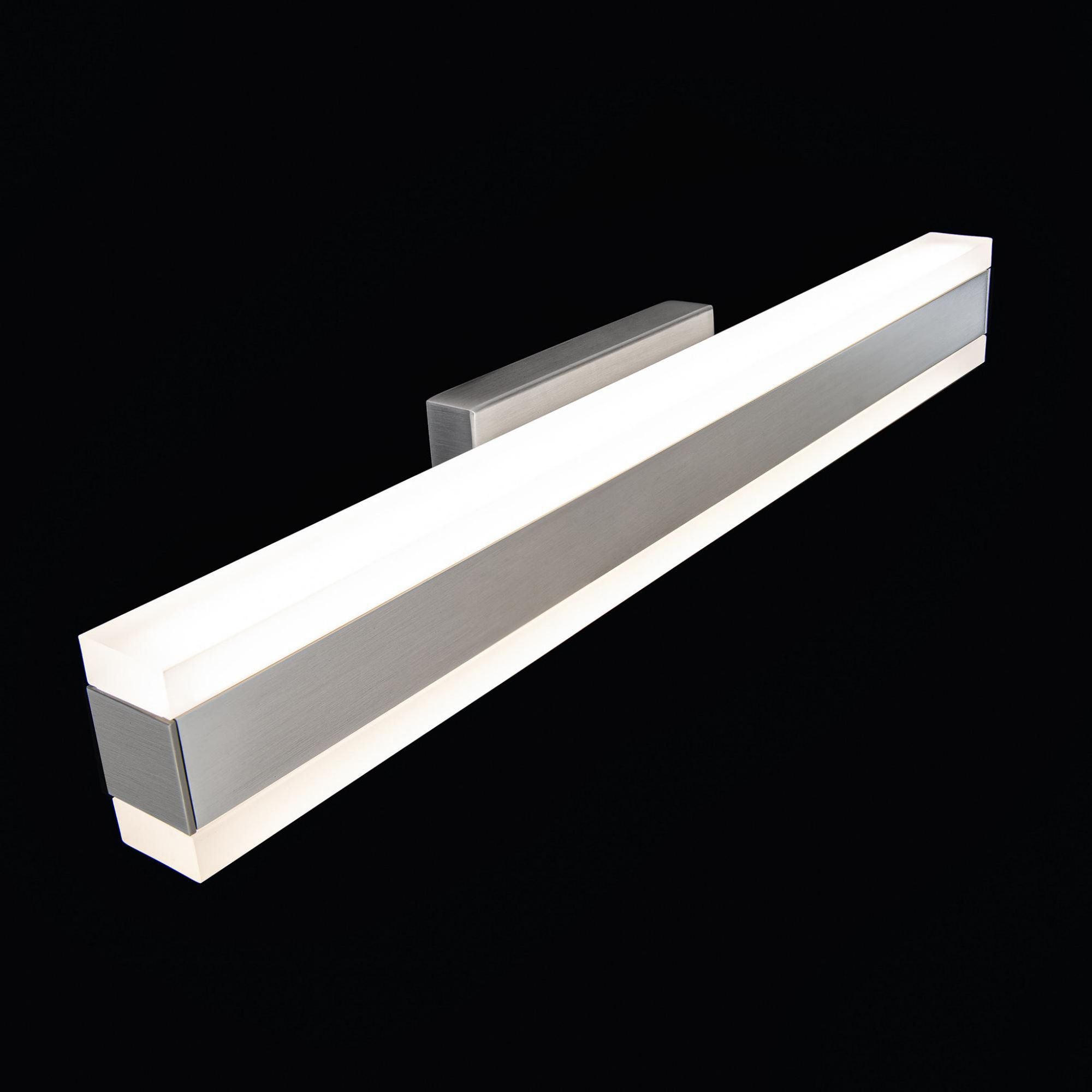 Cinch 37in LED Bathroom Vanity or Wall Light 3-CCT 2700K-3000K-3500K Set to 3500K in Brushed Nickel